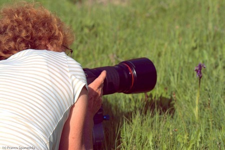 Fotografin Michaela Kluever bei der Wildorchideen Fotografie