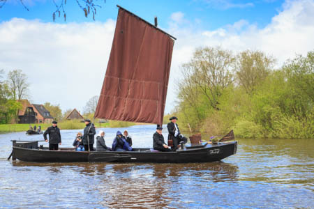 Fotoprojekte in Deutschland, hier ein Beispielfoto zur Torfkahnarmada im Teufelsmoor