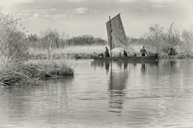 Torfkahnarmada im Teufelsmoor Schwarzweiss