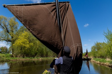 Zur Teilnehmergalerie der Torfkahnarmada im Teufelsmoor im Jahr 2023