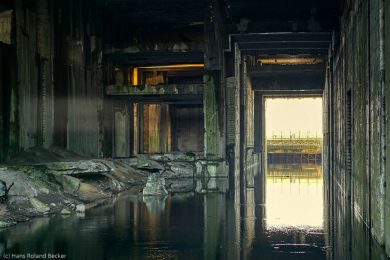 4HRB-Verlassener-Ort-des-Groessenwahnss