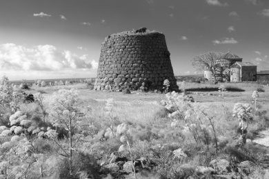 Sardiniens Vergangenheit, Fotos von Nuraghen, Menhiren und Feenhaeusern