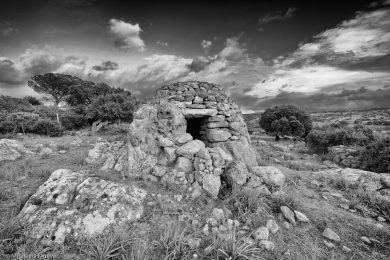 Sardiniens Vergangenheit, Fotos von Nuraghen, Menhiren und Feenhaeusern