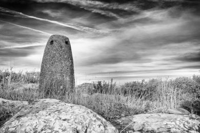 Sardiniens Vergangenheit, Fotos von Nuraghen, Menhiren und Feenhaeusern