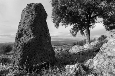 Sardiniens Vergangenheit, Fotos von Nuraghen, Menhiren und Feenhaeusern