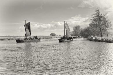 Schwarzweiss Fotos von der Torfkahnarmada im Teufelsmoor