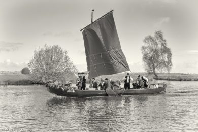 Schwarzweiss Fotos von der Torfkahnarmada im Teufelsmoor