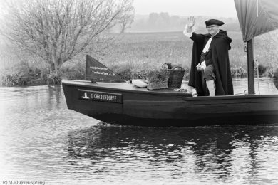 Schwarzweiss Fotos von der Torfkahnarmada im Teufelsmoor