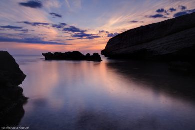 Wasser und Licht nach Sonnenuntergang