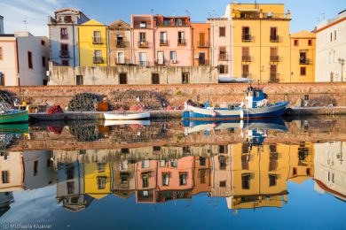 Wasser, Licht  und Spiegelungen