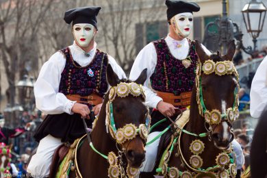 Fotografien von den Reiterfestspielen Sartiglia zum Carnevale auf Sardinien