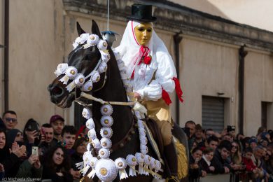 Fotografien von den Reiterfestspielen Sartiglia zum Carnevale auf Sardinien