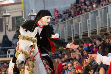 Fotografien von den Reiterfestspielen Sartiglia zum Carnevale auf Sardinien