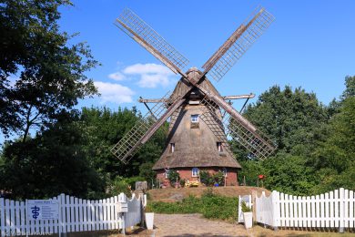 Fotografien der Windmuehlen im Teufelsmoor