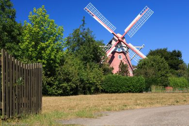 Fotografien der Windmuehlen im Teufelsmoor