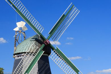 Fotografien der Windmuehlen im Teufelsmoor