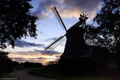 Fotografien der Windmuehlen im Teufelsmoor